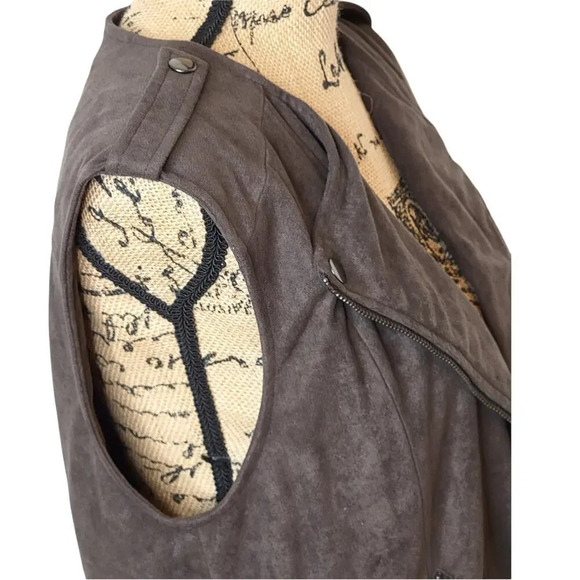 ASTR Women's Regular Suede Moto Jacket Vest Size Medium Gun Metal Gray - Picture 14 of 16